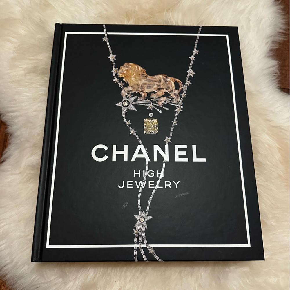 CHANEL Black High Jewelry Book